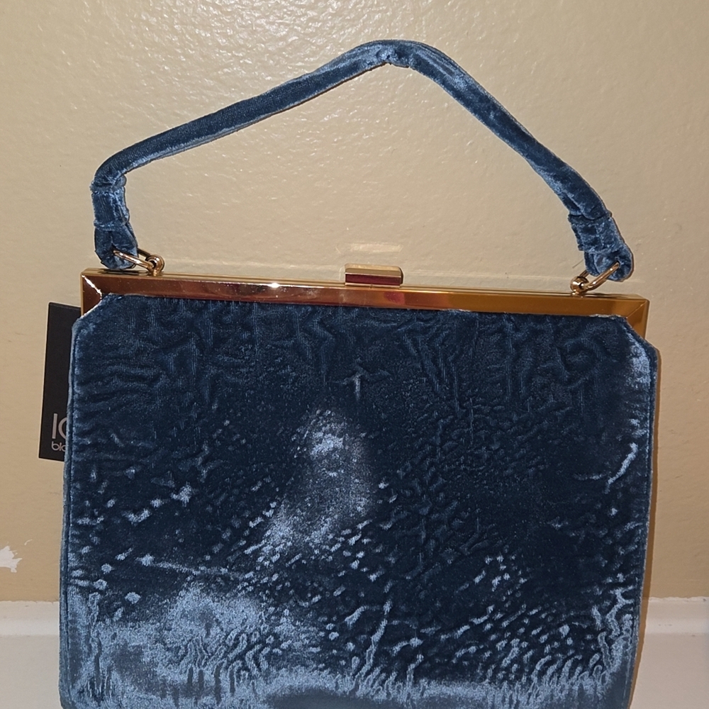 Luxurious Velvet Clutch in Rich Blue